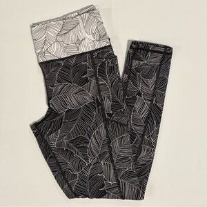 Victoria's Secret On Point Flow Tropical Leaf Print Leggings Size 12